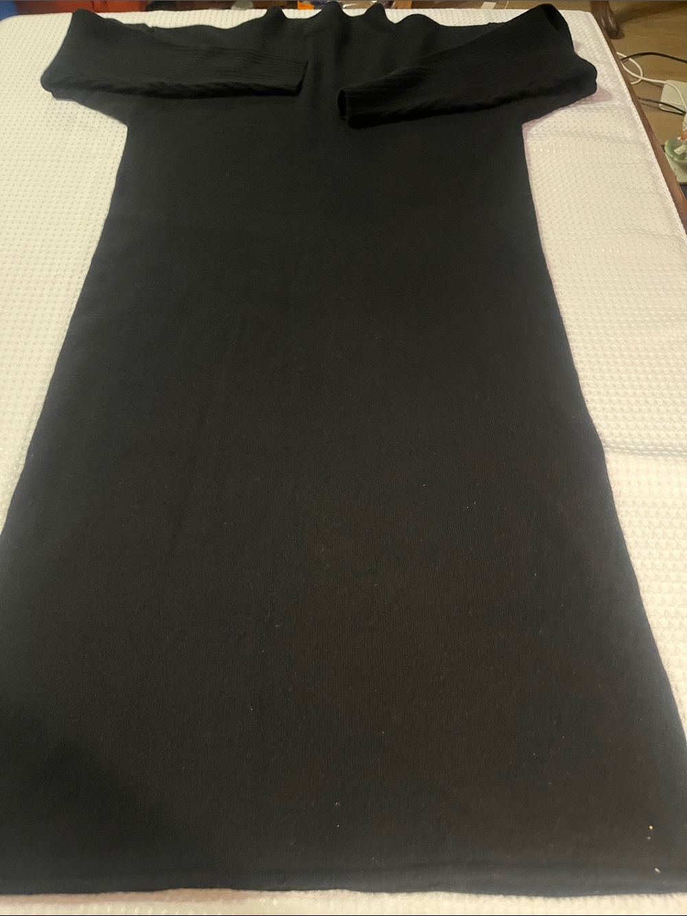 Belford  Women’s 100.% Black Long Sleeve Crewneck Cashmere midi dress size m